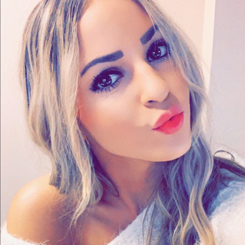 Meet your Posher, Samantha